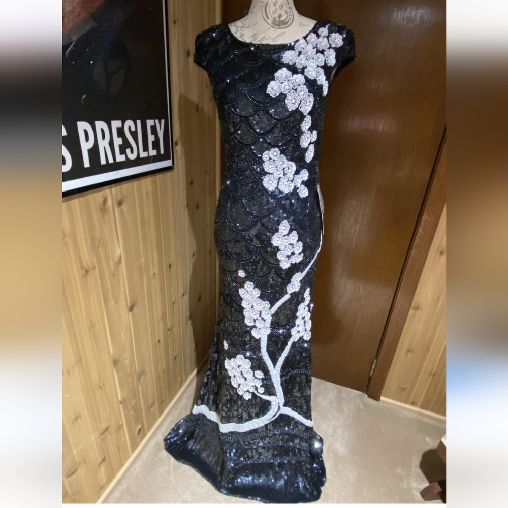 THEIA Sequined Evening Gown - Picture 12 of 12